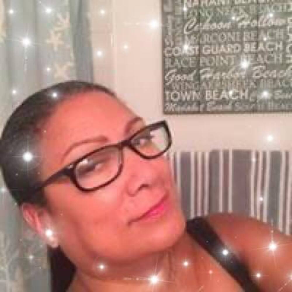 Meet your Posher, Iris